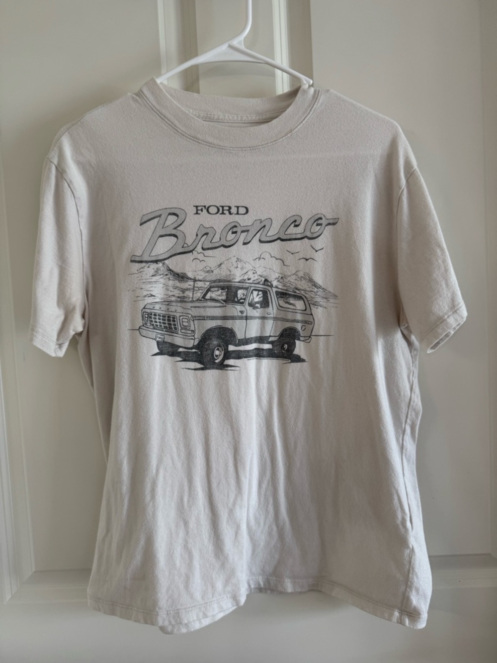 Abercrombie & Fitch Ford Bronco Graphic Tee - Cream